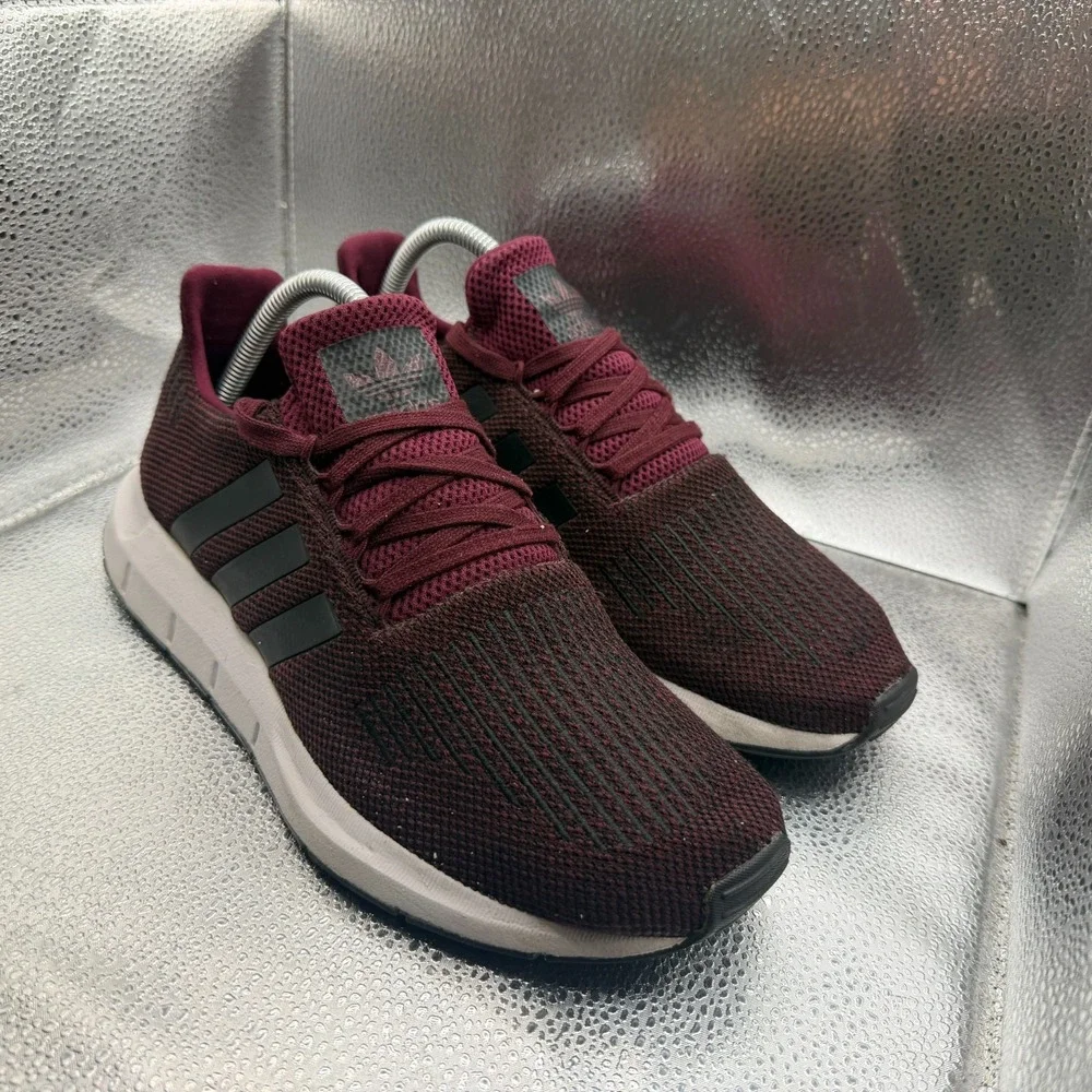 Size 9 Adidas Swift Run Maroon/Core Black/White Mens Running Shoes CQ2118‎